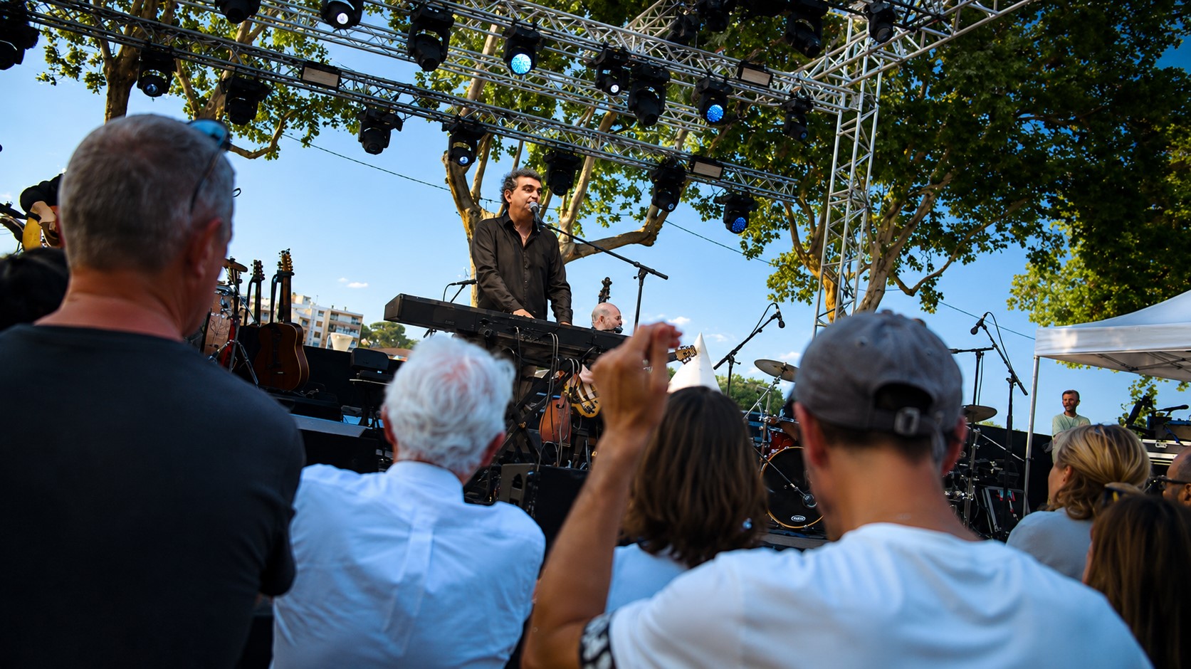 Public lors d'un concert de Marc Hévéa